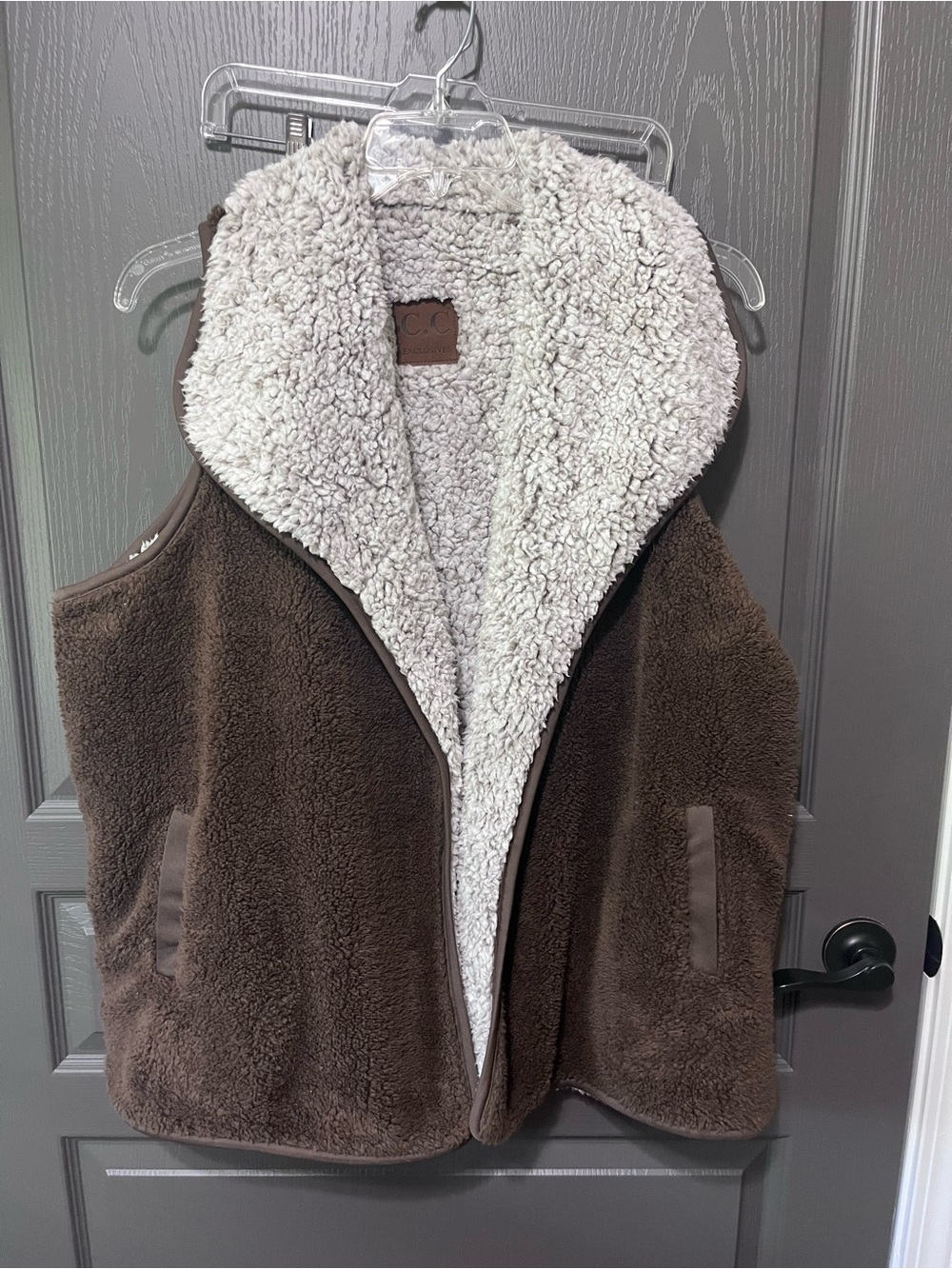 C.C Plush Sherpa Jacket Reversible in Light/Dark Brown